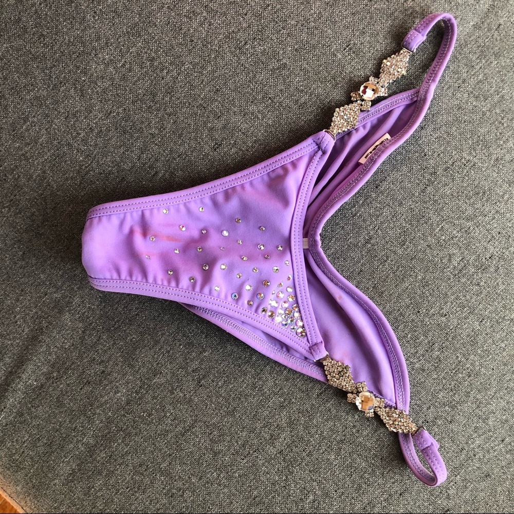 Custom Competition Bikini - Picture 5 of 6